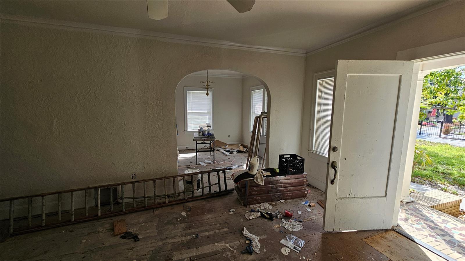 Image 4 of 18 For 852 4th Avenue N