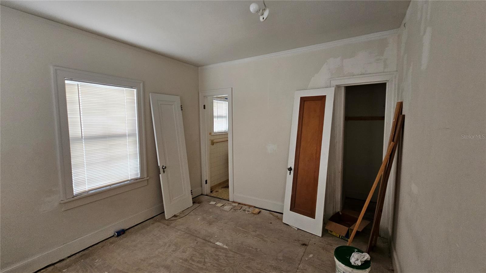 Image 7 of 18 For 852 4th Avenue N