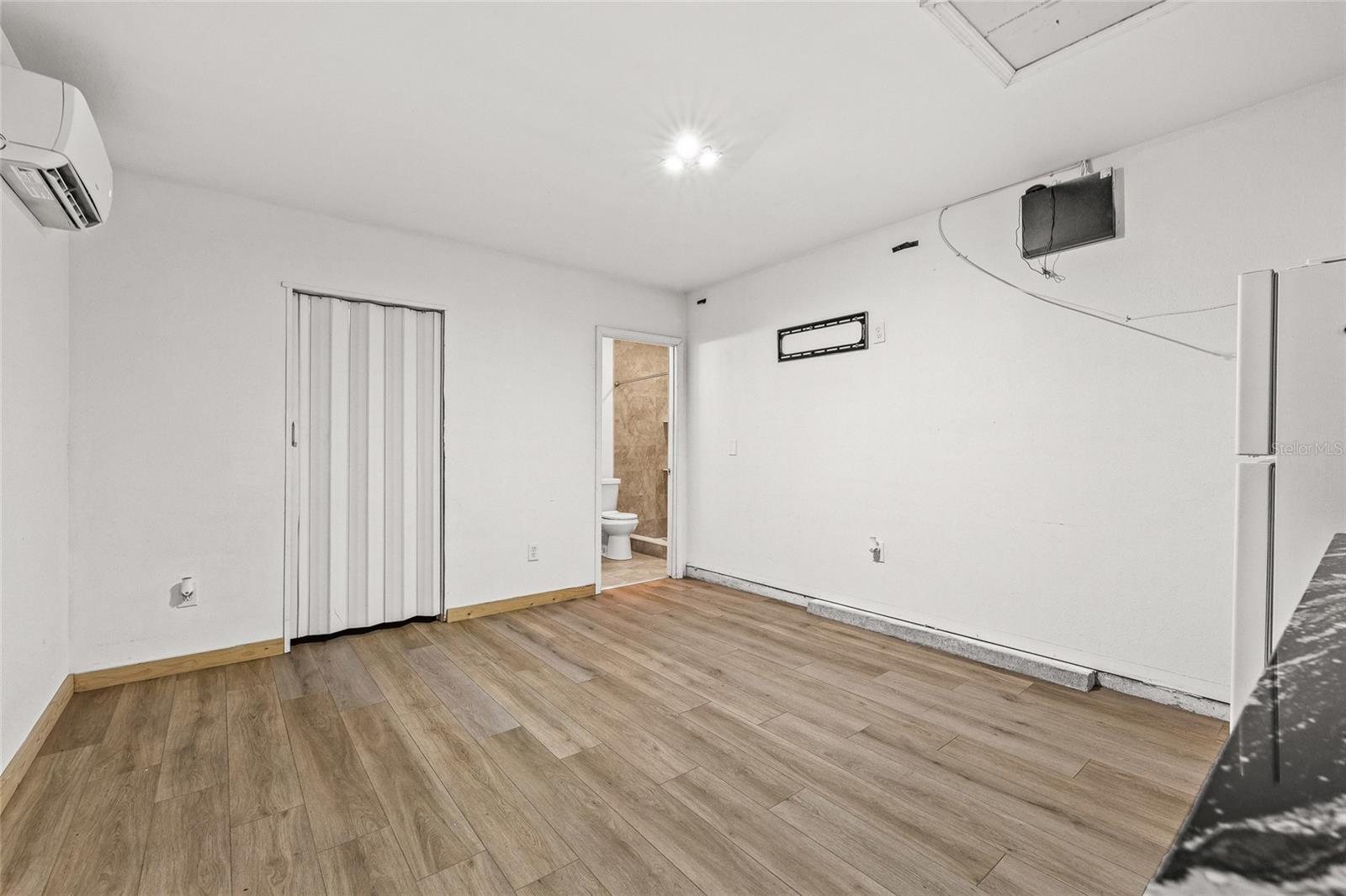 Image 23 of 40 For 5003 Presidential Street