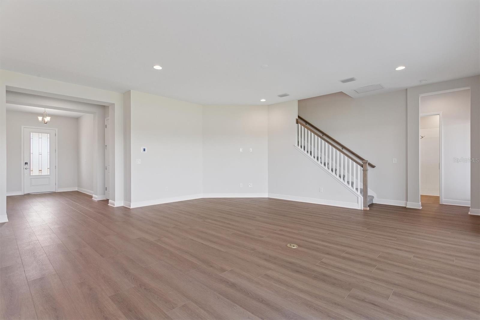 Image 13 of 32 For 10239 Longmeadow Avenue