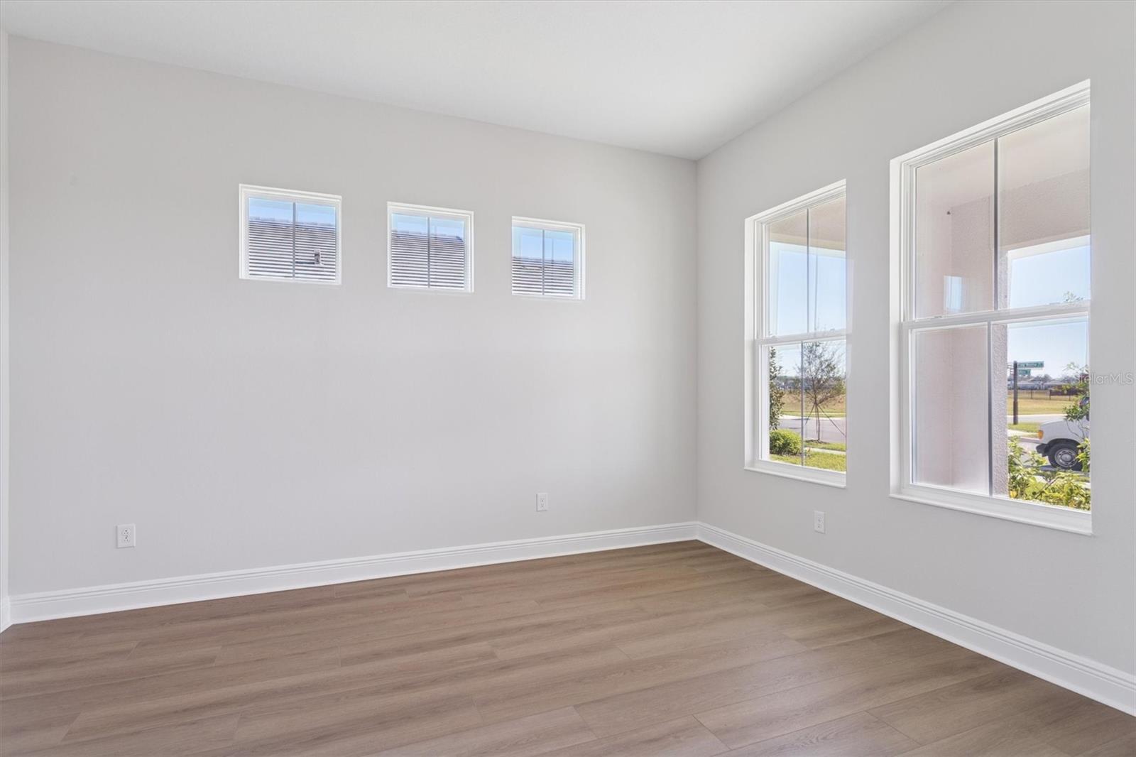 Image 25 of 32 For 10239 Longmeadow Avenue