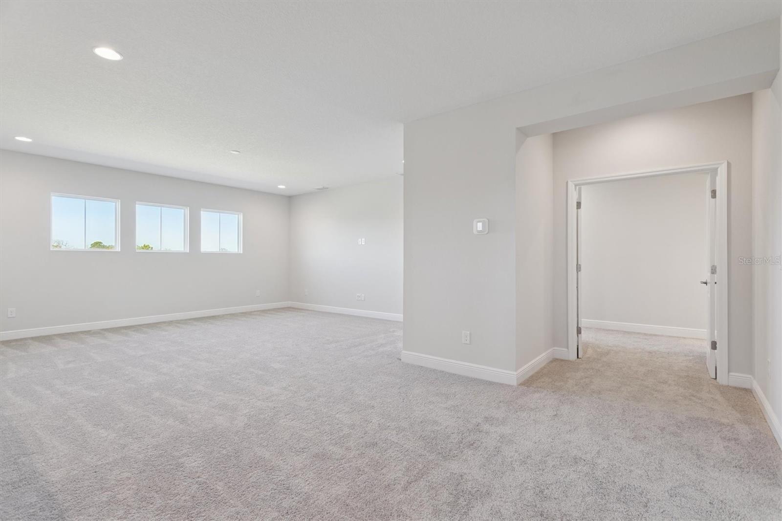 Image 4 of 32 For 10239 Longmeadow Avenue