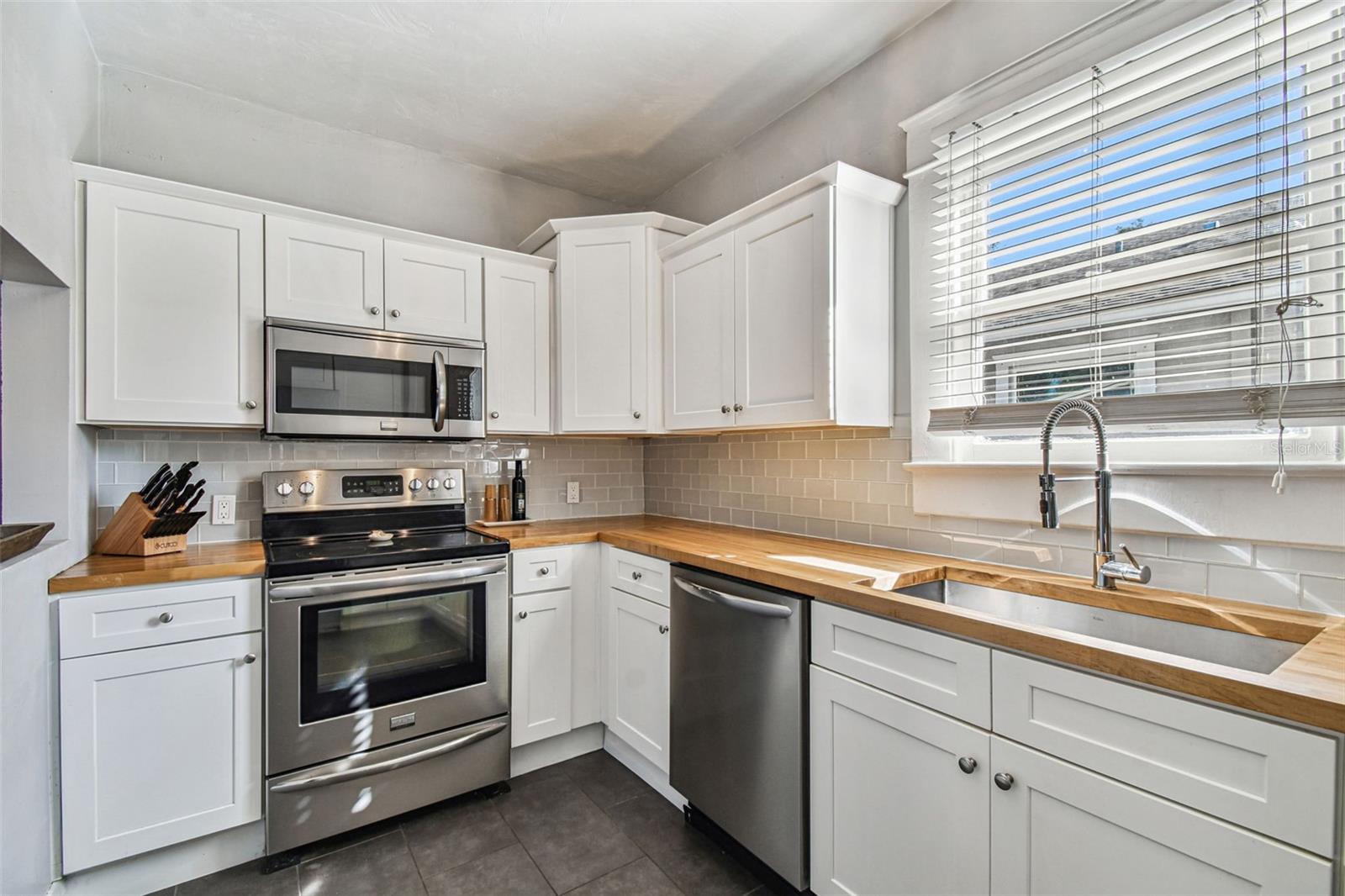 Image 13 of 25 For 209 Wilder Avenue