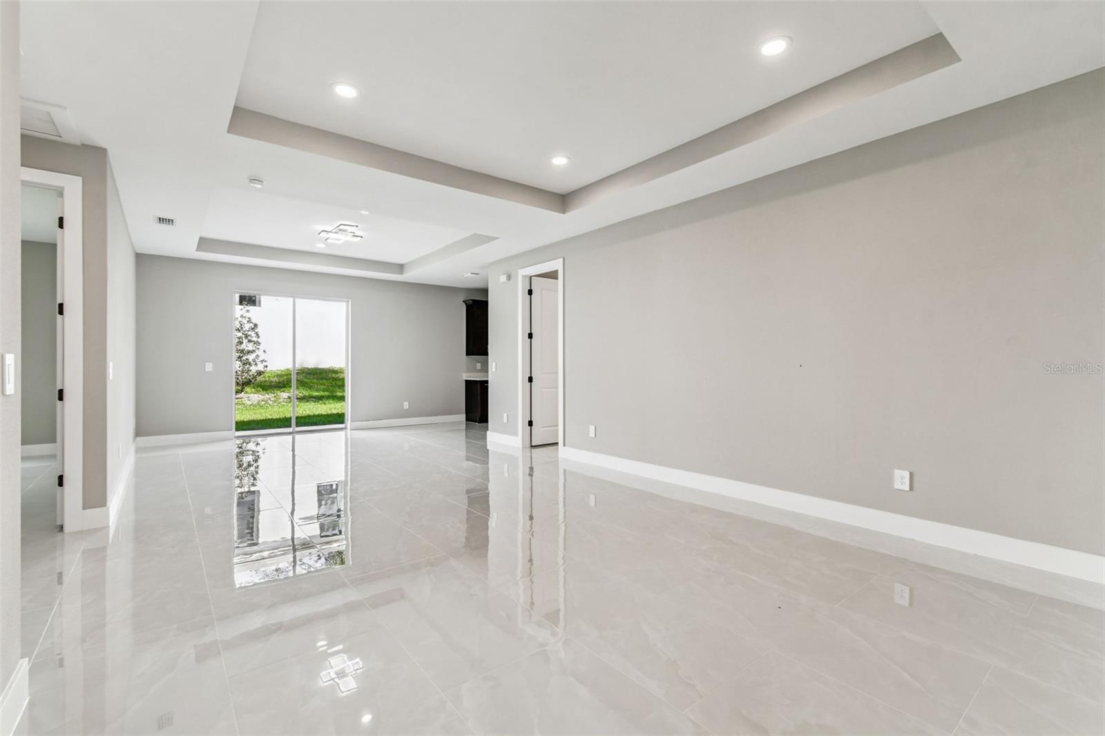 Image 10 of 64 For 300 Lemon Avenue