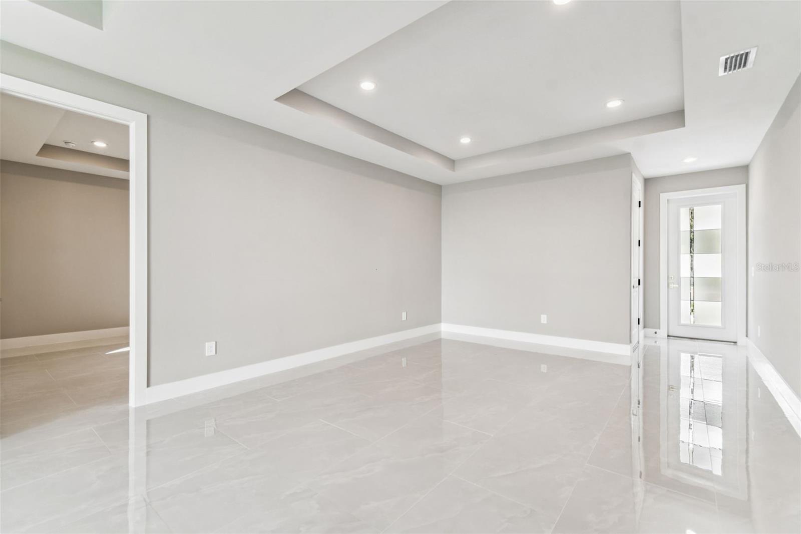 Image 13 of 64 For 300 Lemon Avenue
