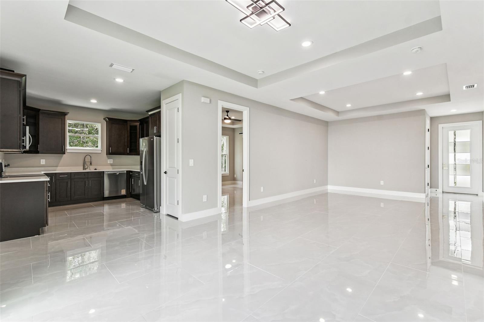 Image 15 of 64 For 300 Lemon Avenue