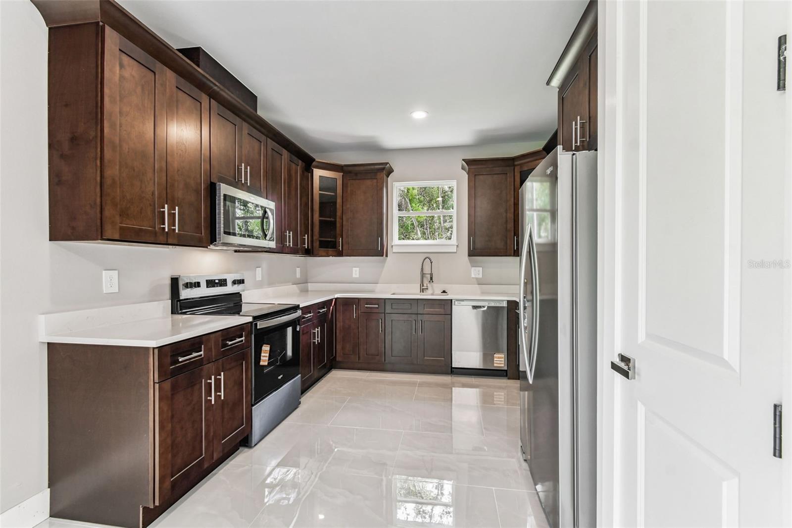 Image 18 of 64 For 300 Lemon Avenue