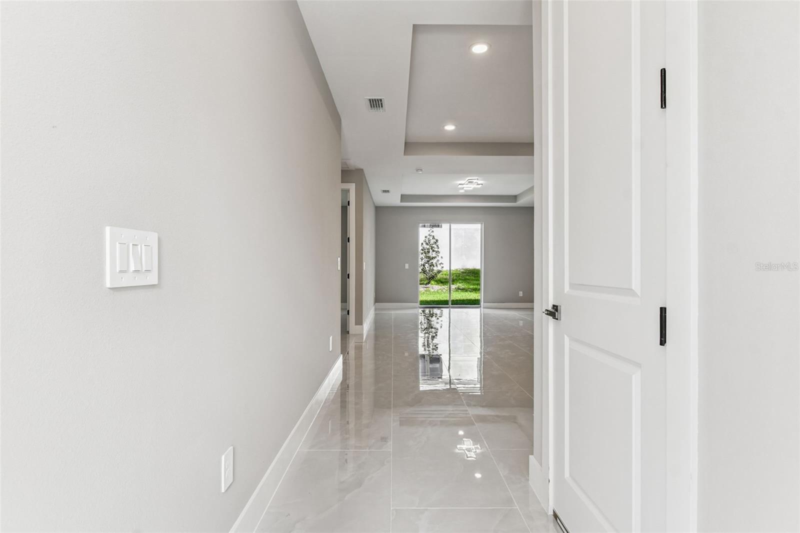Image 8 of 64 For 300 Lemon Avenue