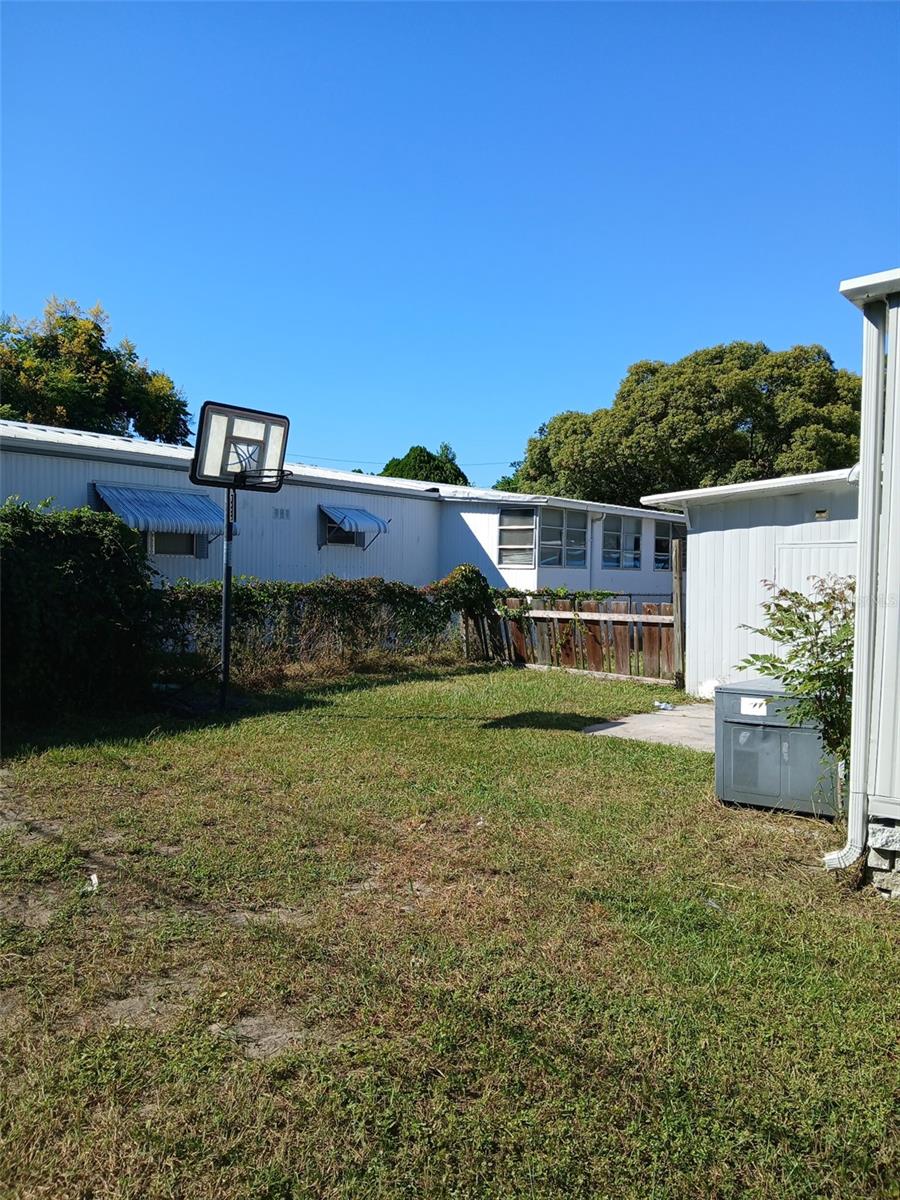 Image 8 of 17 For 5824 Ashen Avenue