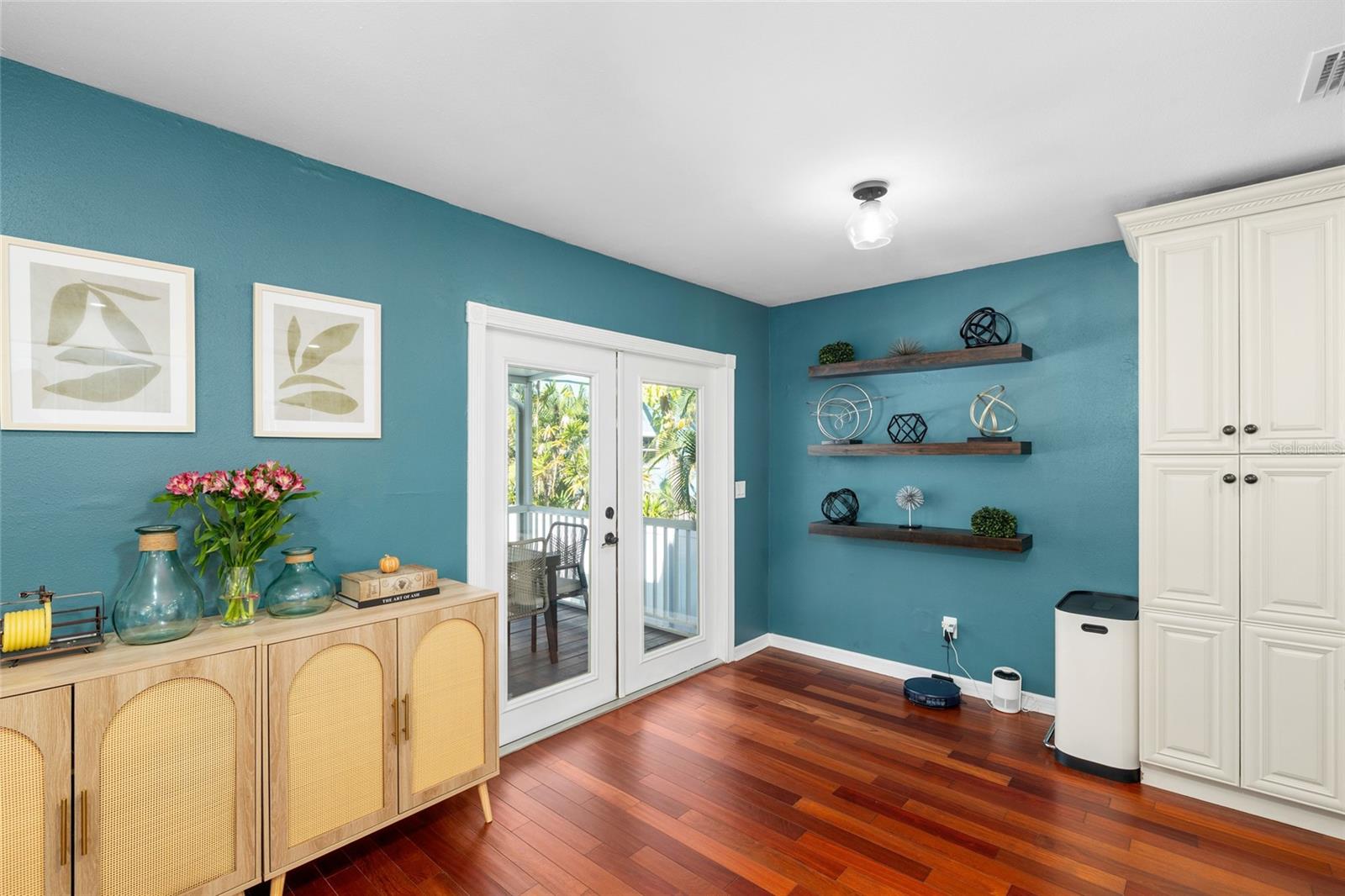 Image 11 of 41 For 5705 Bayshore Boulevard