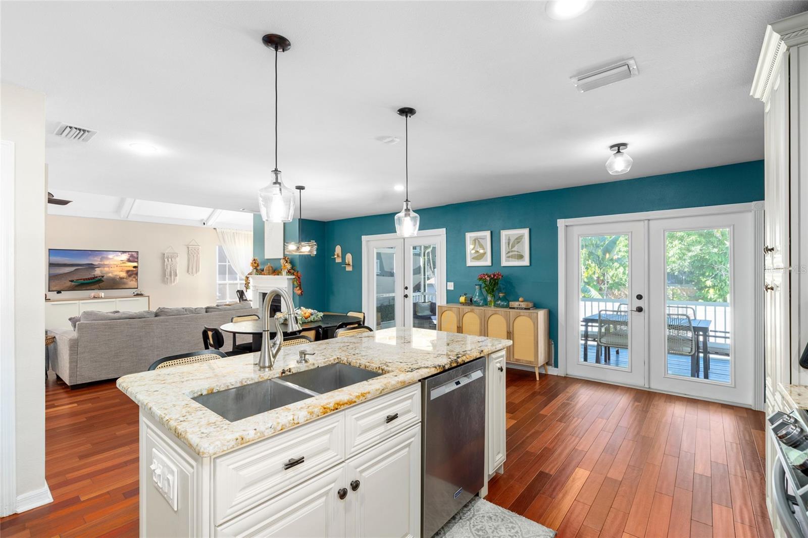 Image 14 of 41 For 5705 Bayshore Boulevard