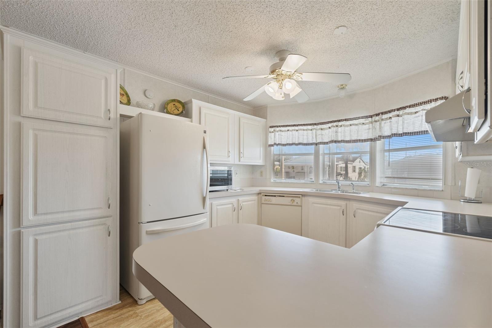 Image 14 of 44 For 3031 Moss Hill Street