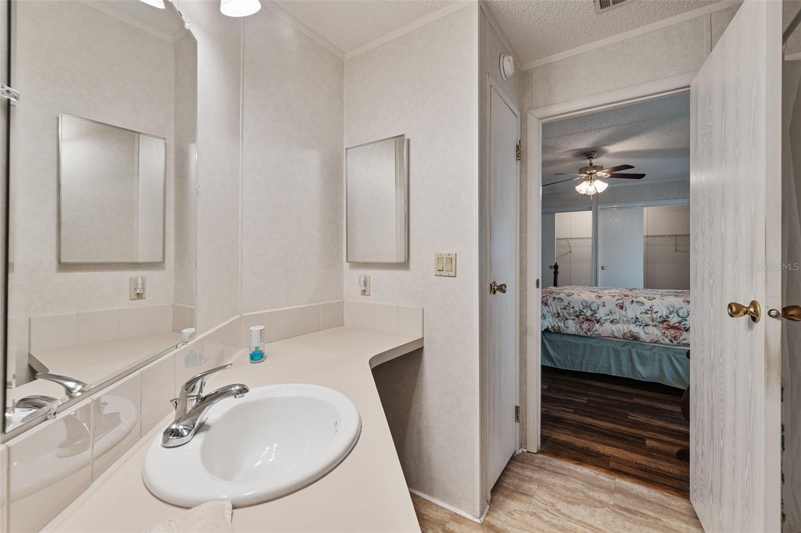 Image 26 of 44 For 3031 Moss Hill Street