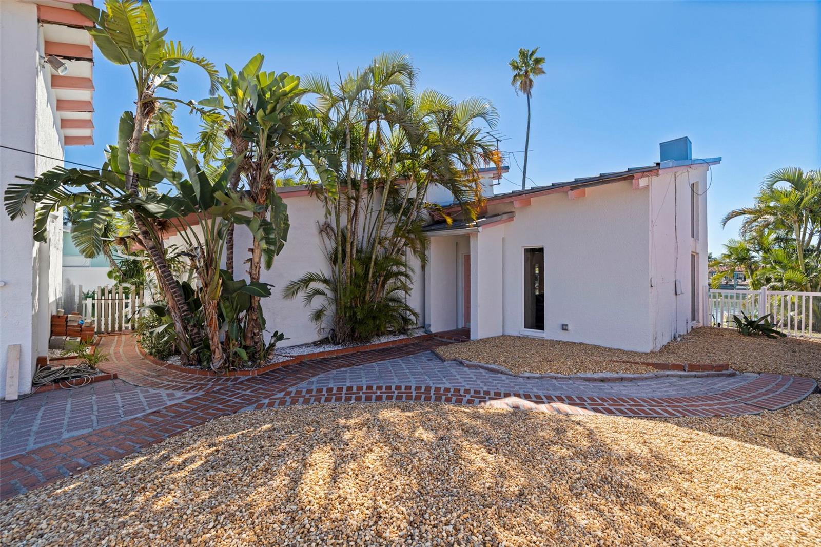 Image 14 of 46 For 322 Hermosita Drive