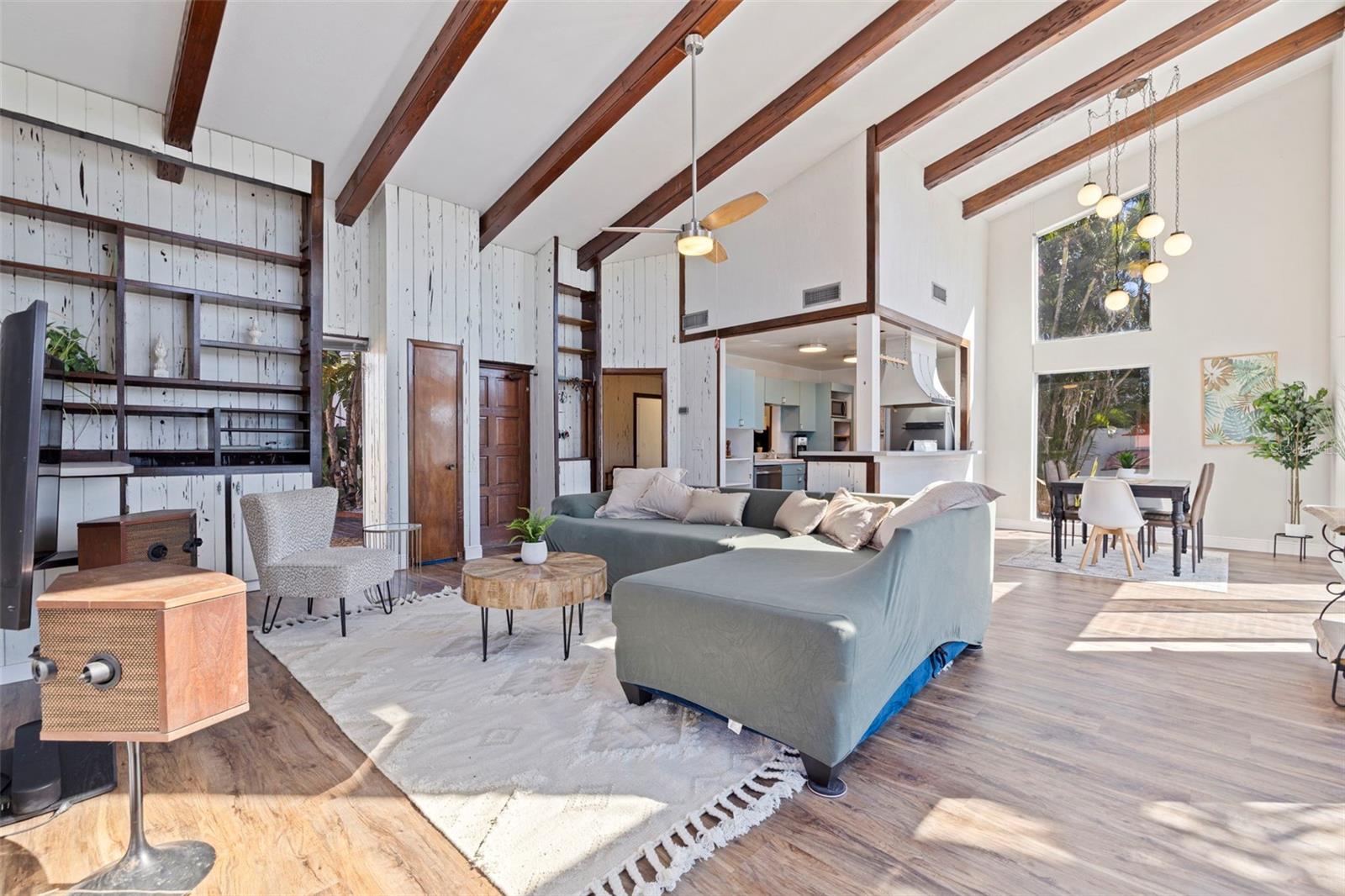 Image 19 of 46 For 322 Hermosita Drive