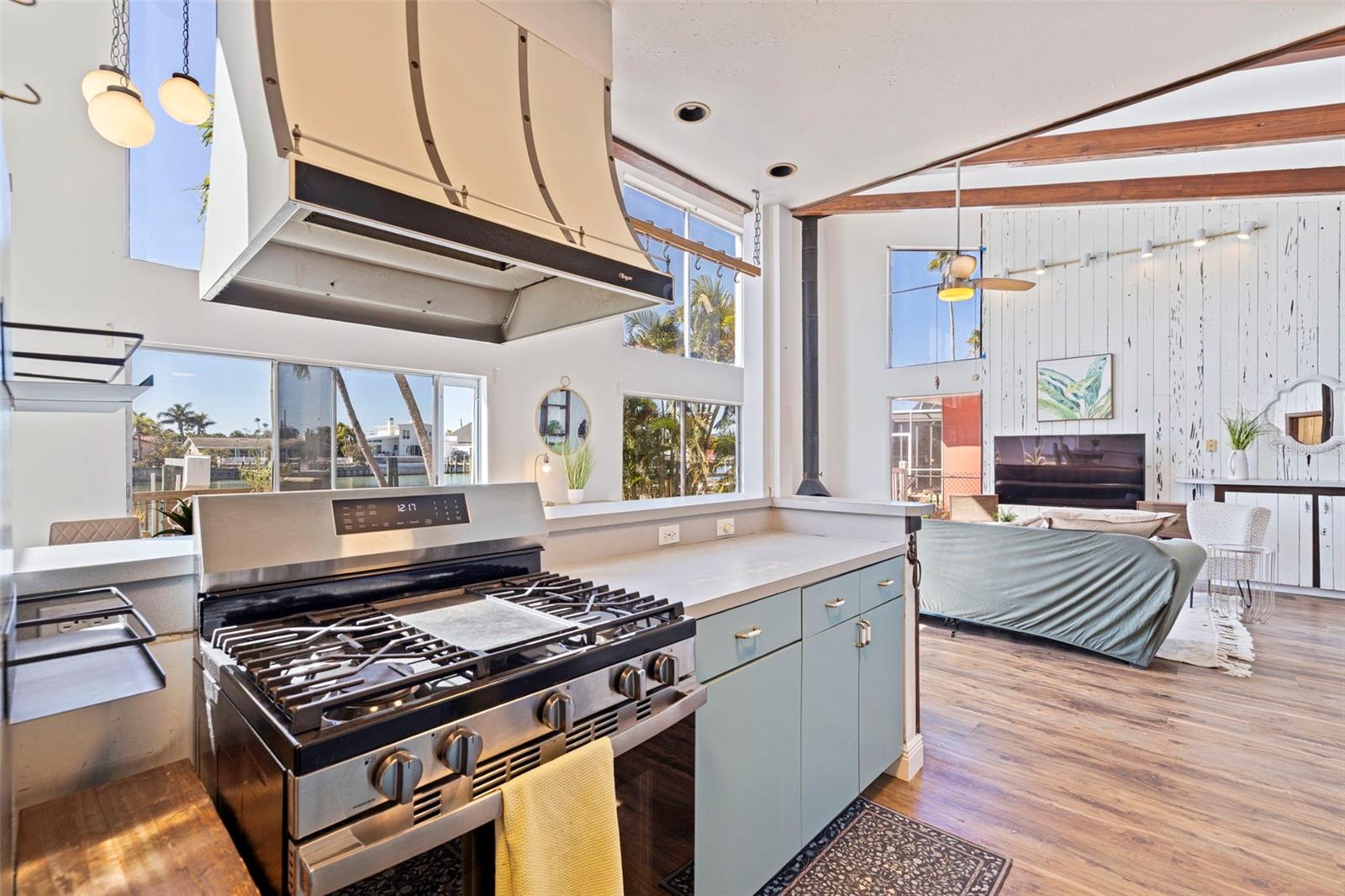 Image 22 of 46 For 322 Hermosita Drive