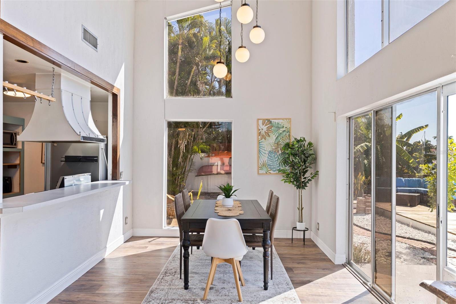 Image 23 of 46 For 322 Hermosita Drive