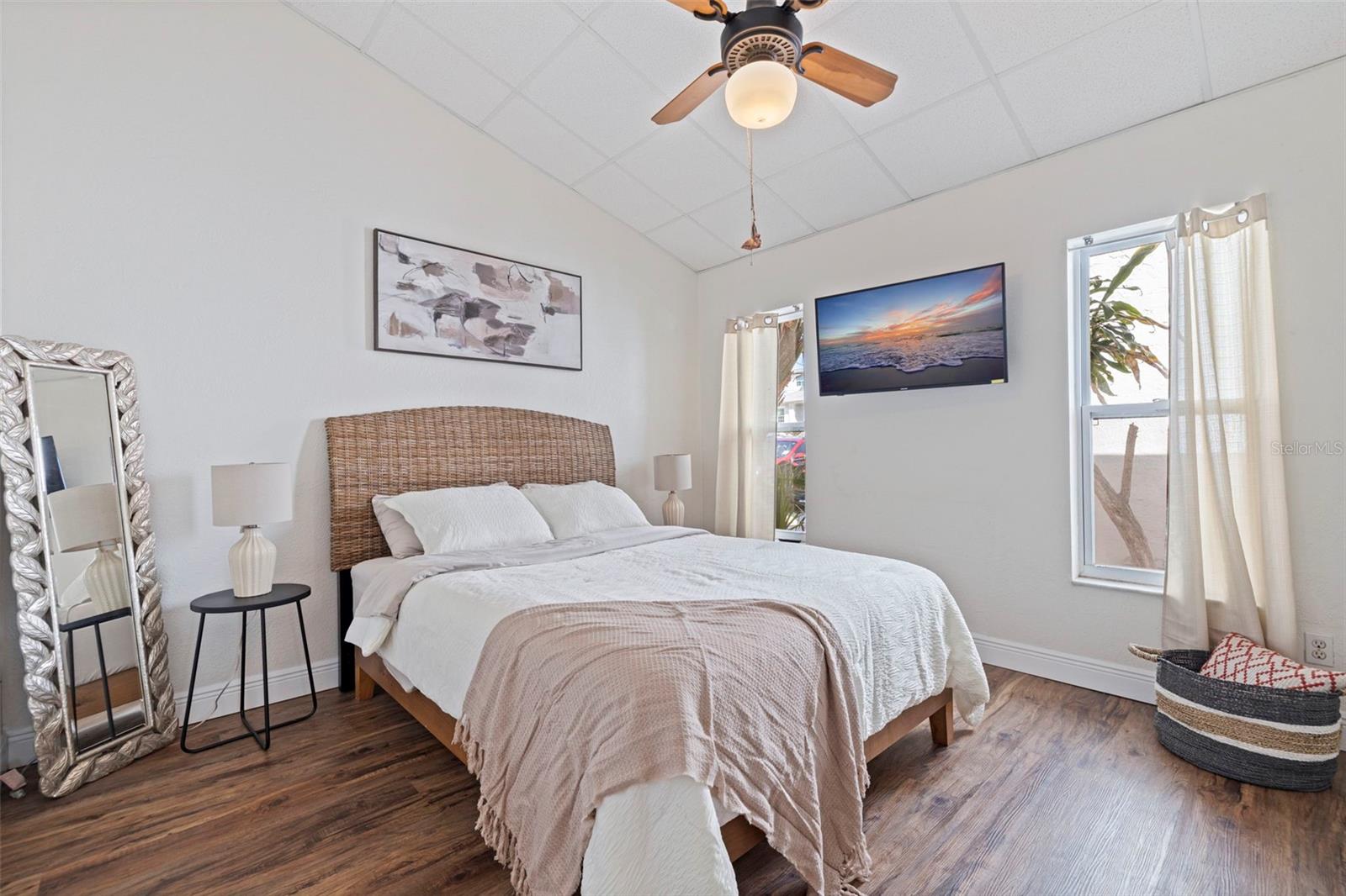 Image 28 of 46 For 322 Hermosita Drive