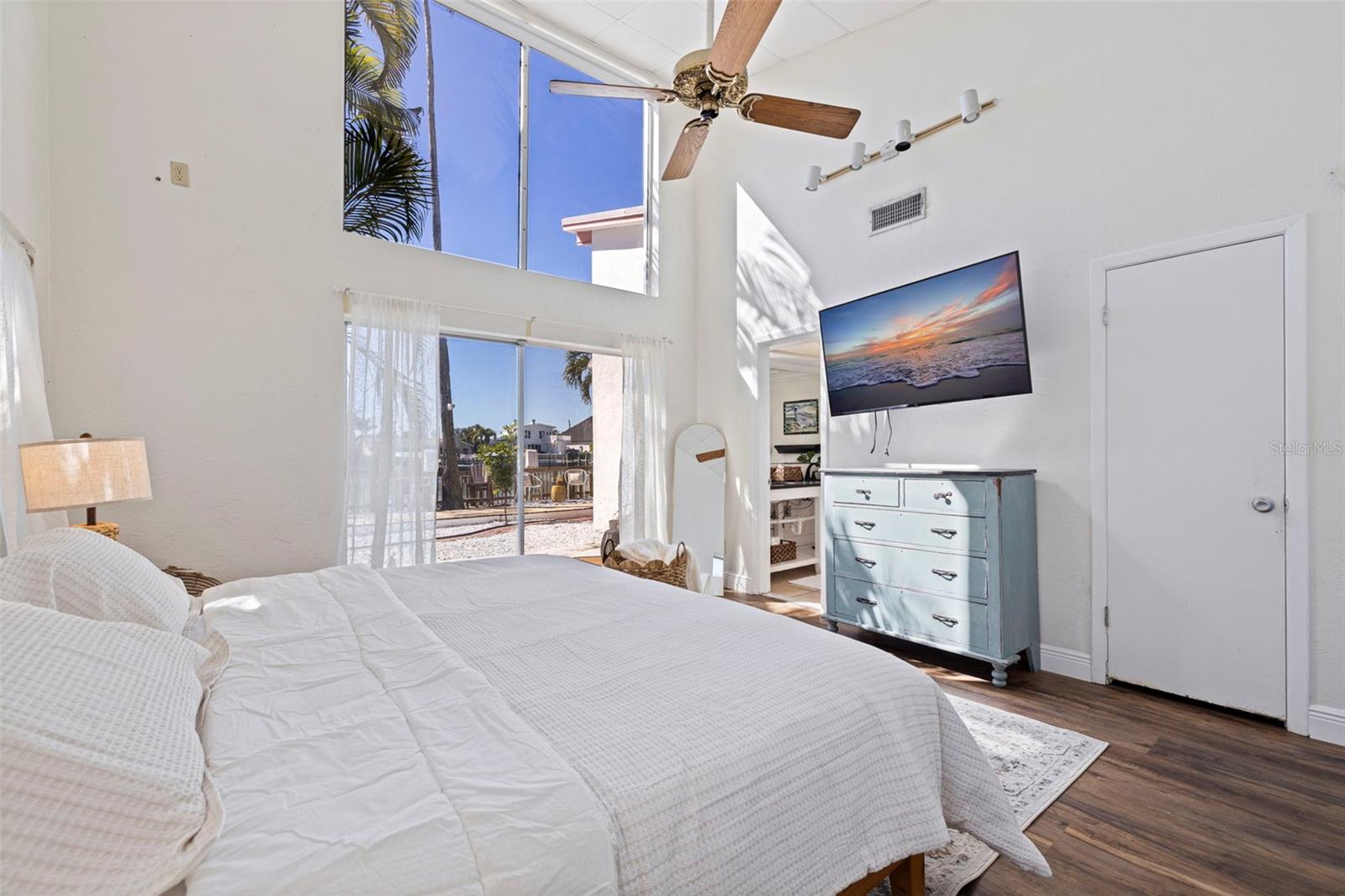 Image 32 of 46 For 322 Hermosita Drive