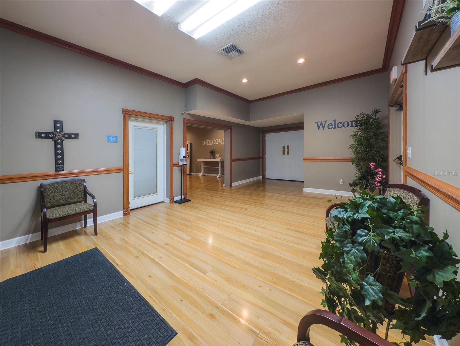 Listing photo id 9 for 4807 Mile Stetch Drive