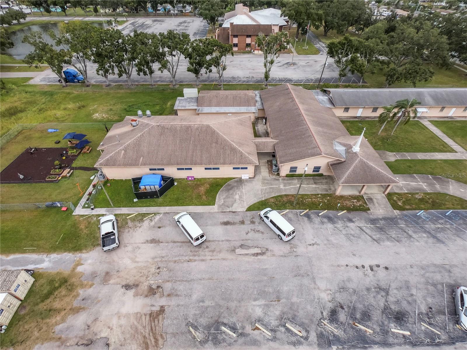Listing photo id 12 for 4807 Mile Stetch Drive