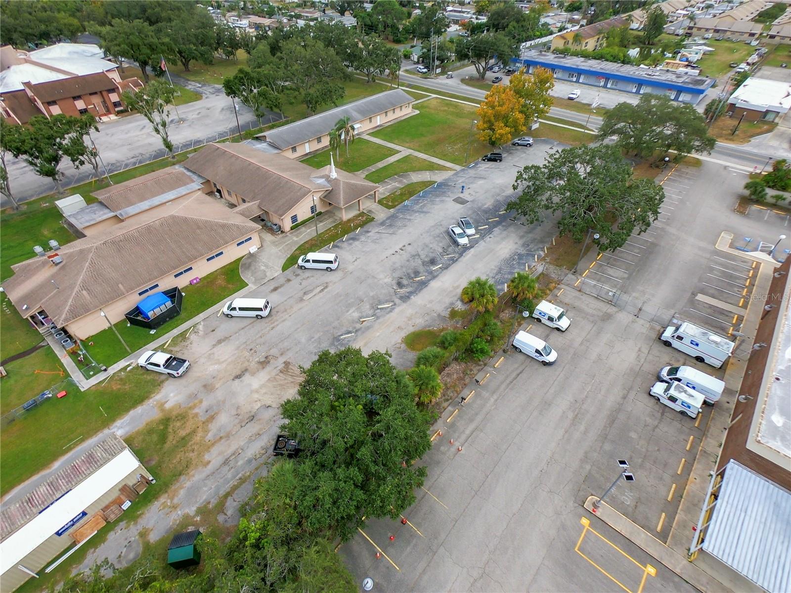 Listing photo id 13 for 4807 Mile Stetch Drive