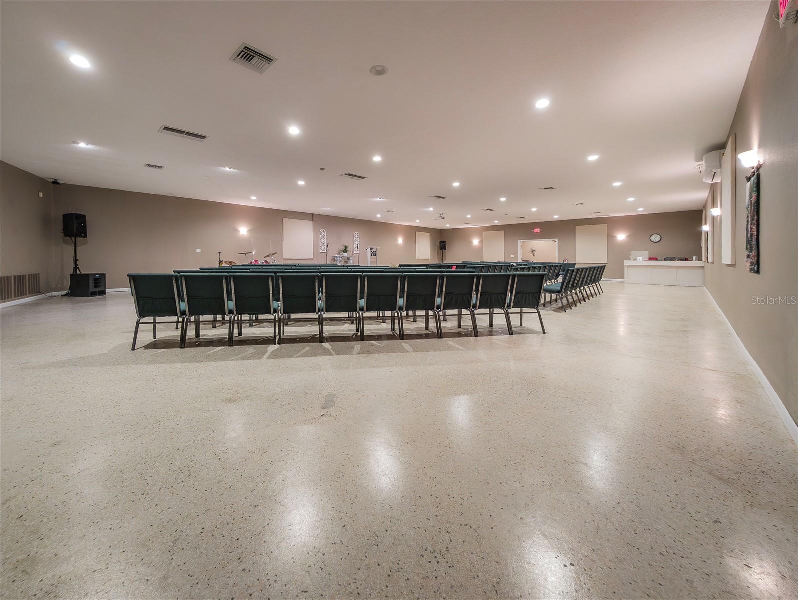 Listing photo id 21 for 4807 Mile Stetch Drive