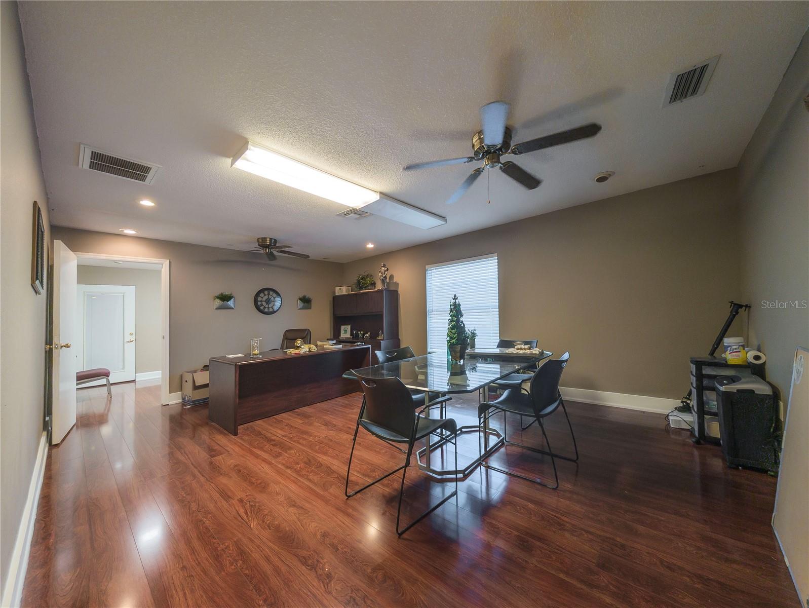 Listing photo id 25 for 4807 Mile Stetch Drive
