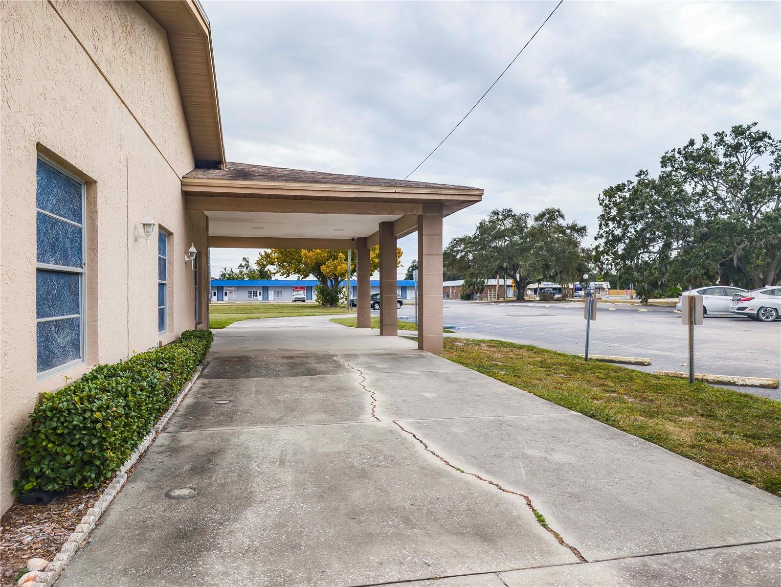 Listing photo id 1 for 4807 Mile Stetch Drive