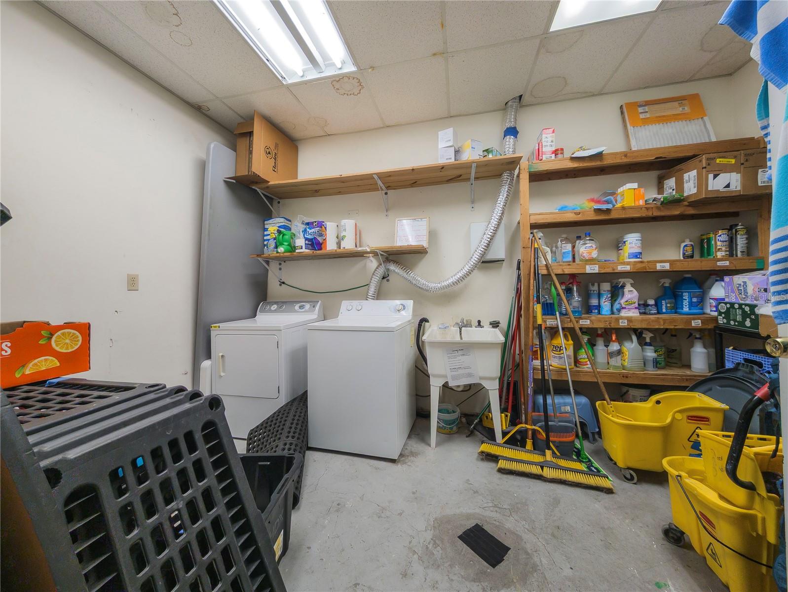 Listing photo id 29 for 4807 Mile Stetch Drive