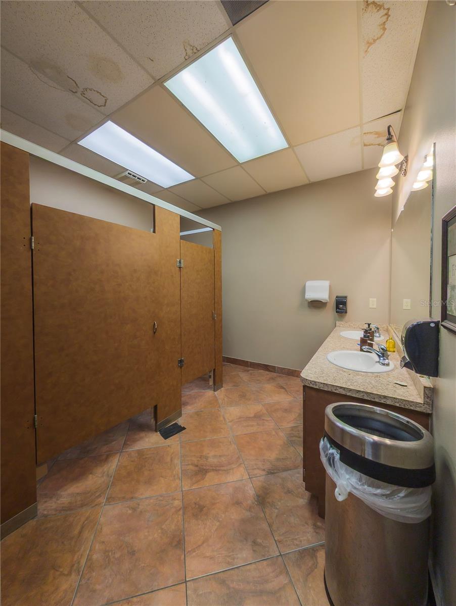Listing photo id 30 for 4807 Mile Stetch Drive