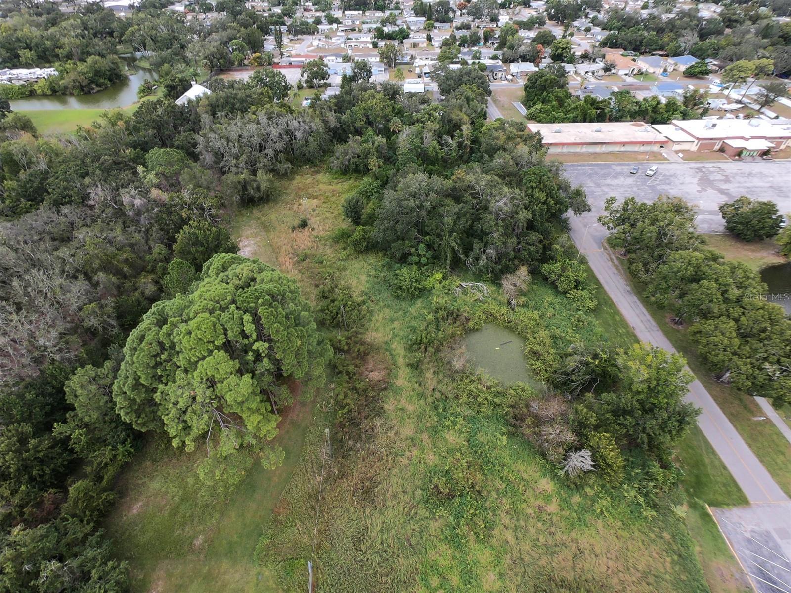 Listing photo id 4 for 4807 Mile Stetch Drive
