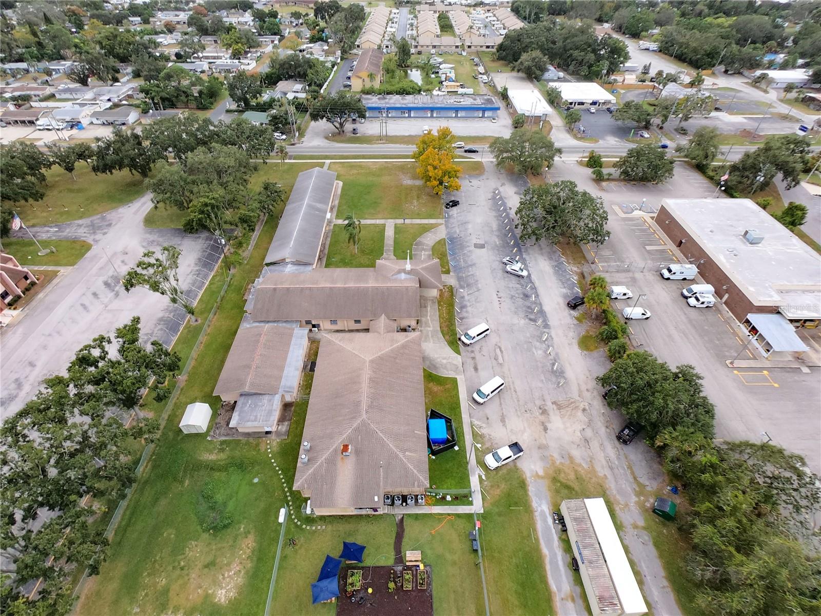 Listing photo id 5 for 4807 Mile Stetch Drive
