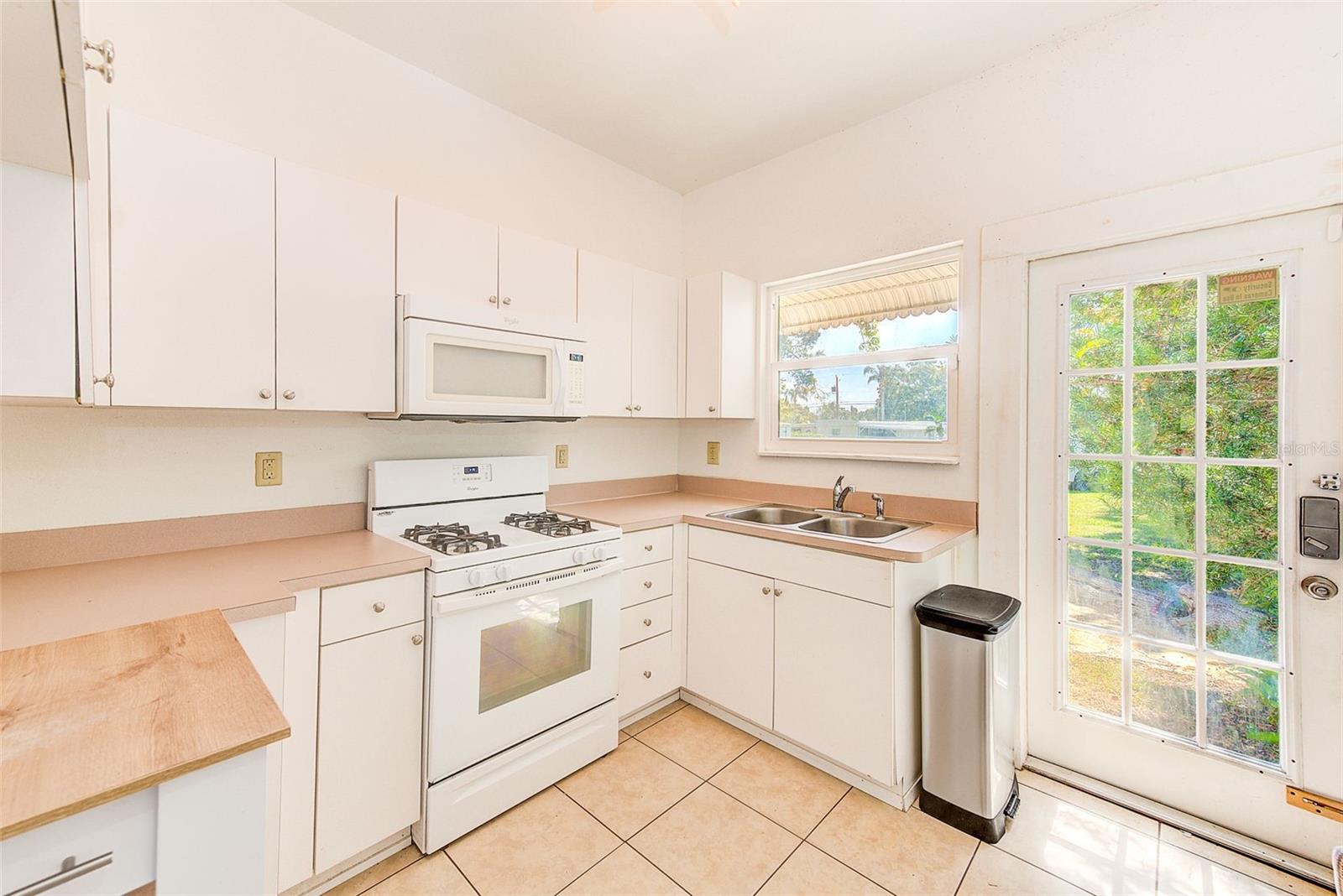 Image 14 of 43 For 519 11th Avenue Nw