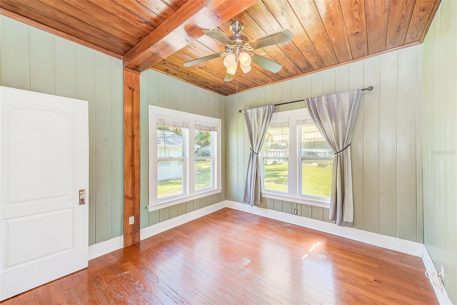 Image 22 of 43 For 519 11th Avenue Nw