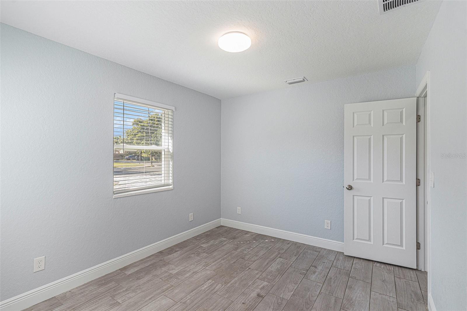 Image 15 of 32 For 3602 33rd Avenue