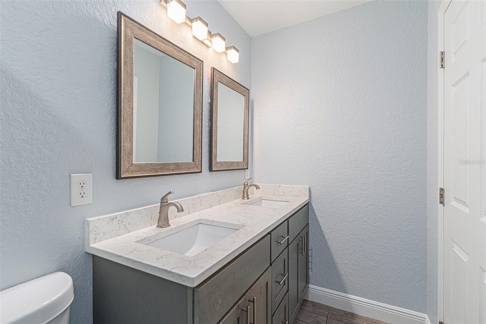 Image 18 of 32 For 3602 33rd Avenue