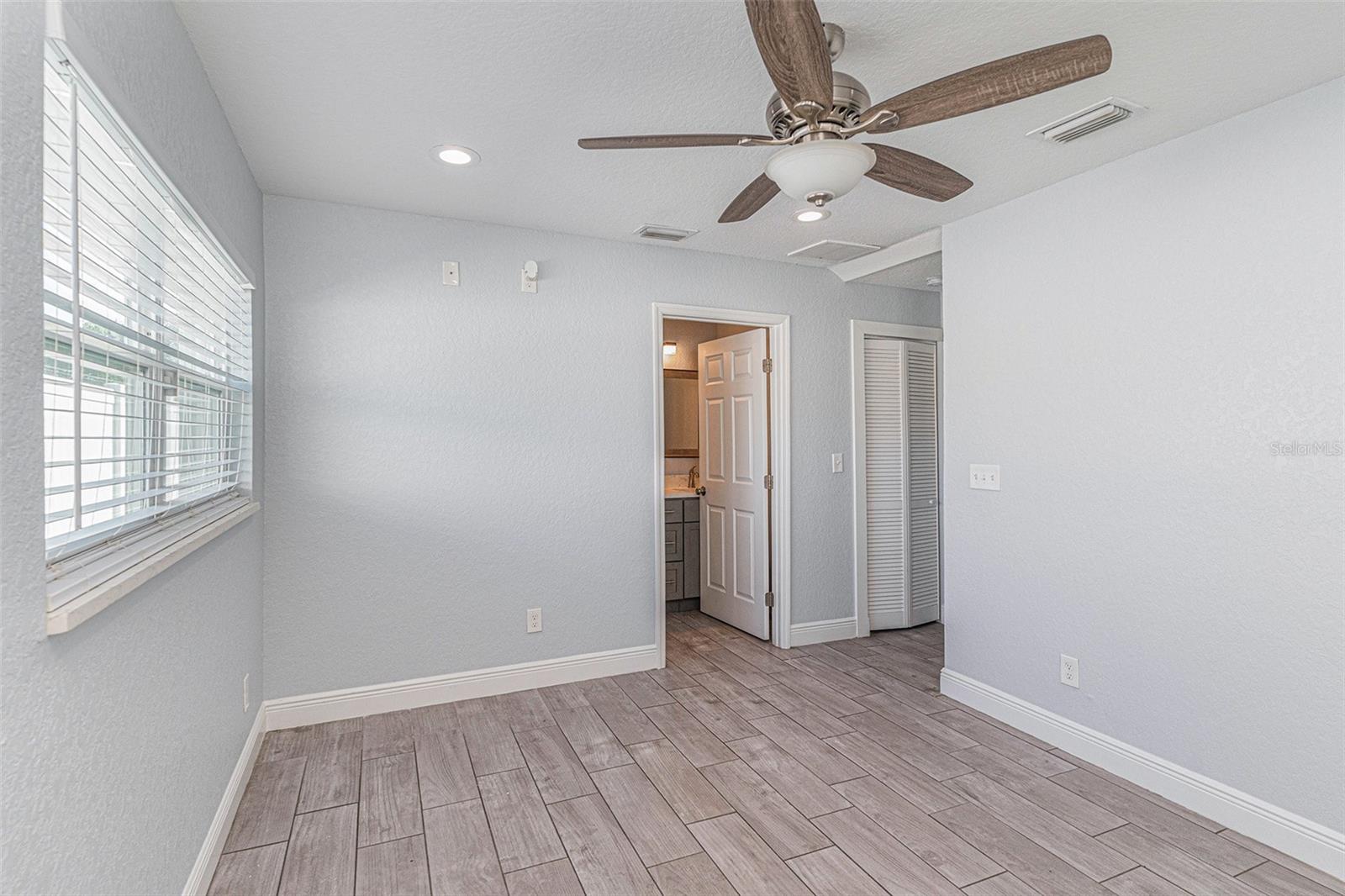 Image 20 of 32 For 3602 33rd Avenue