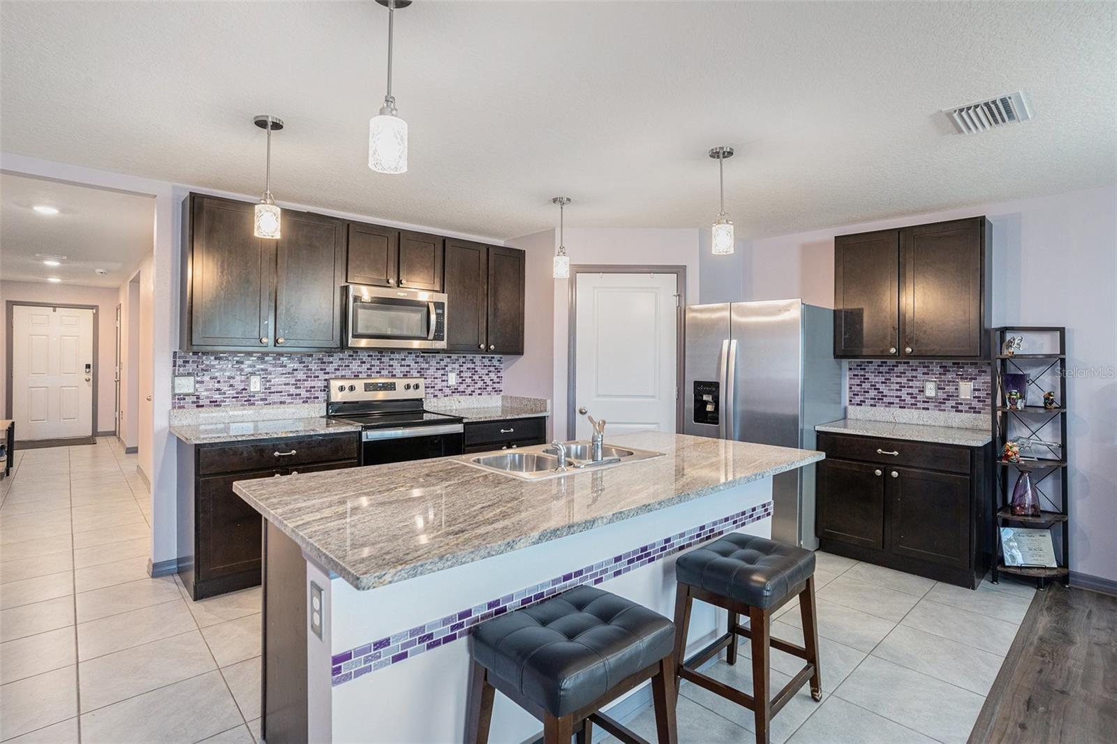 Image 12 of 31 For 813 18th Avenue Se
