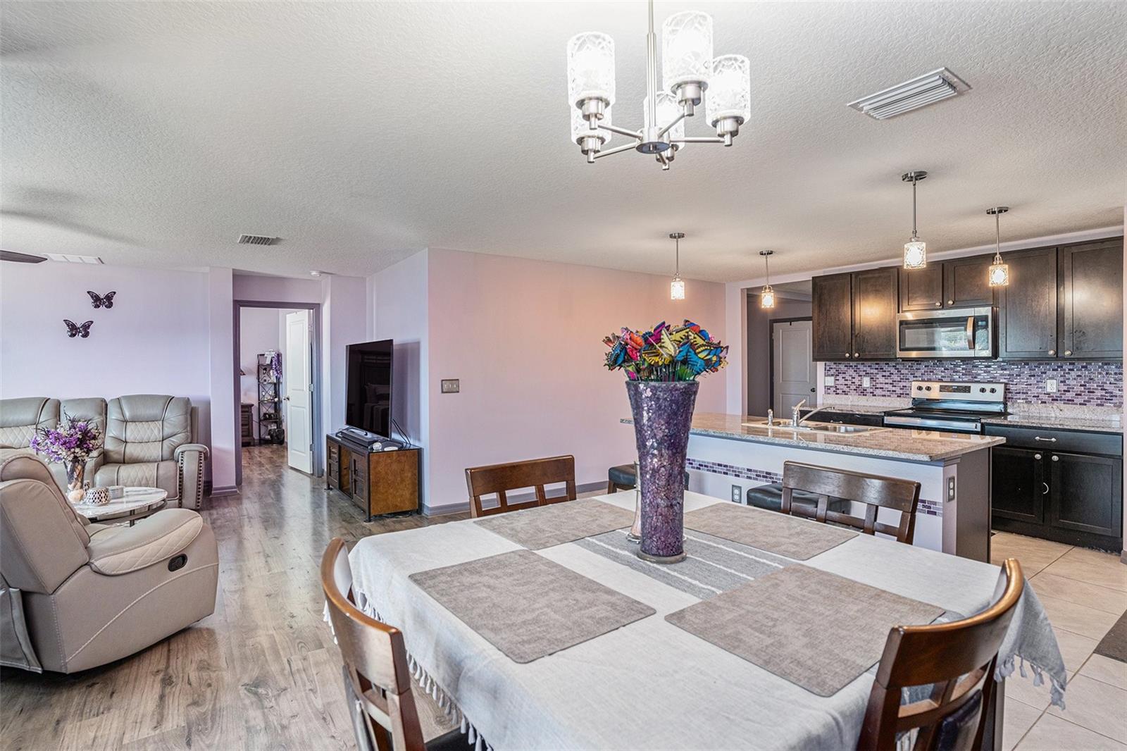 Image 9 of 31 For 813 18th Avenue Se