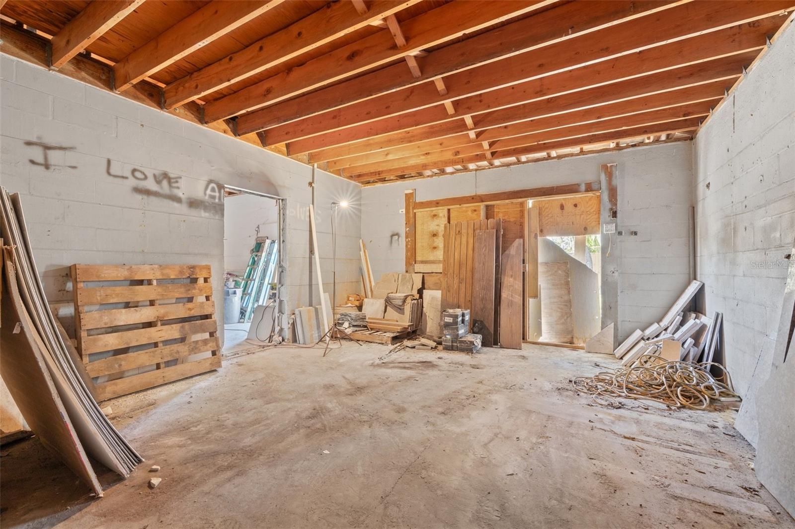 Image 15 of 34 For 7900 Blind Pass Road