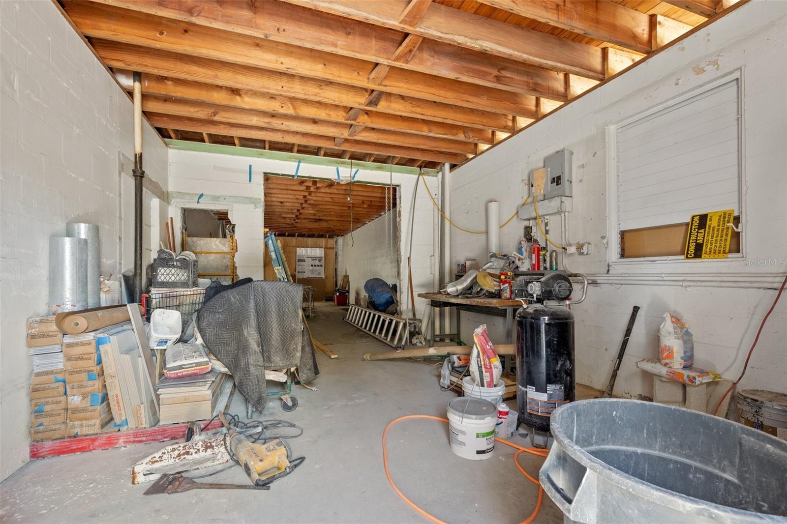 Image 16 of 34 For 7900 Blind Pass Road