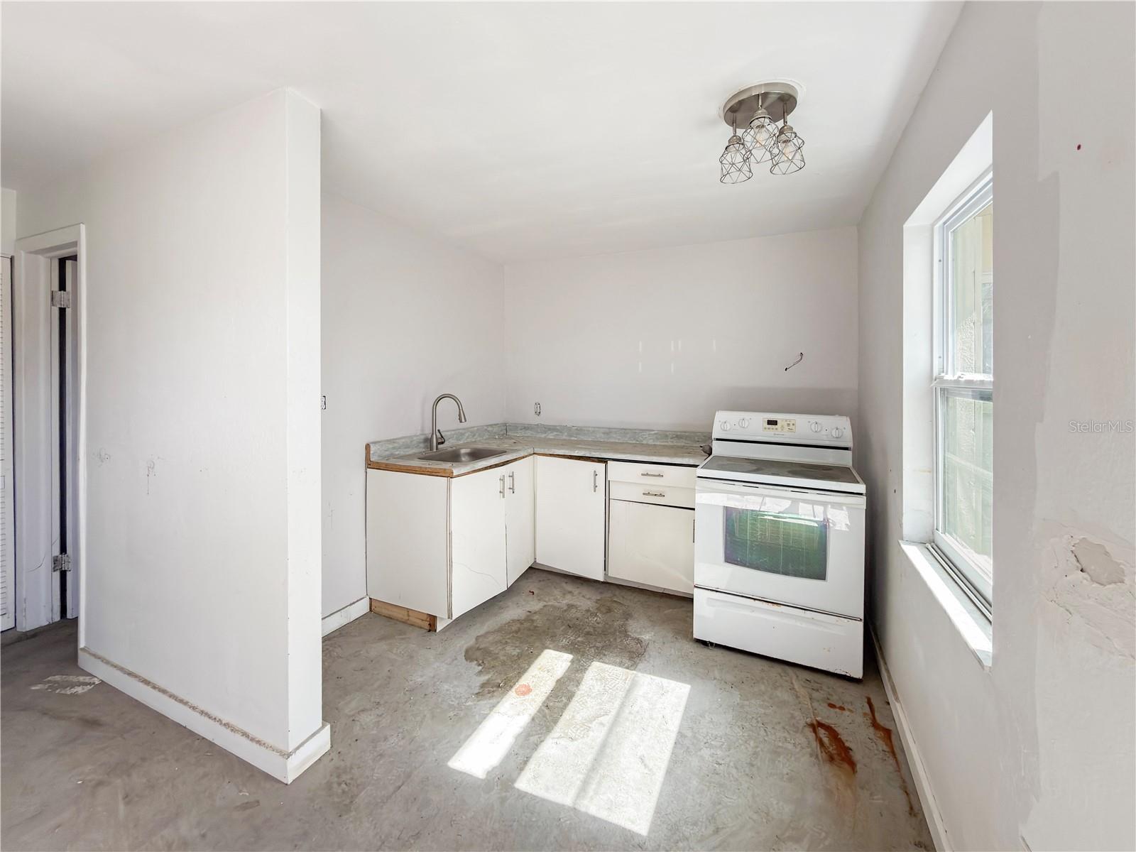 Image 14 of 21 For 14906 Bayshore Drive