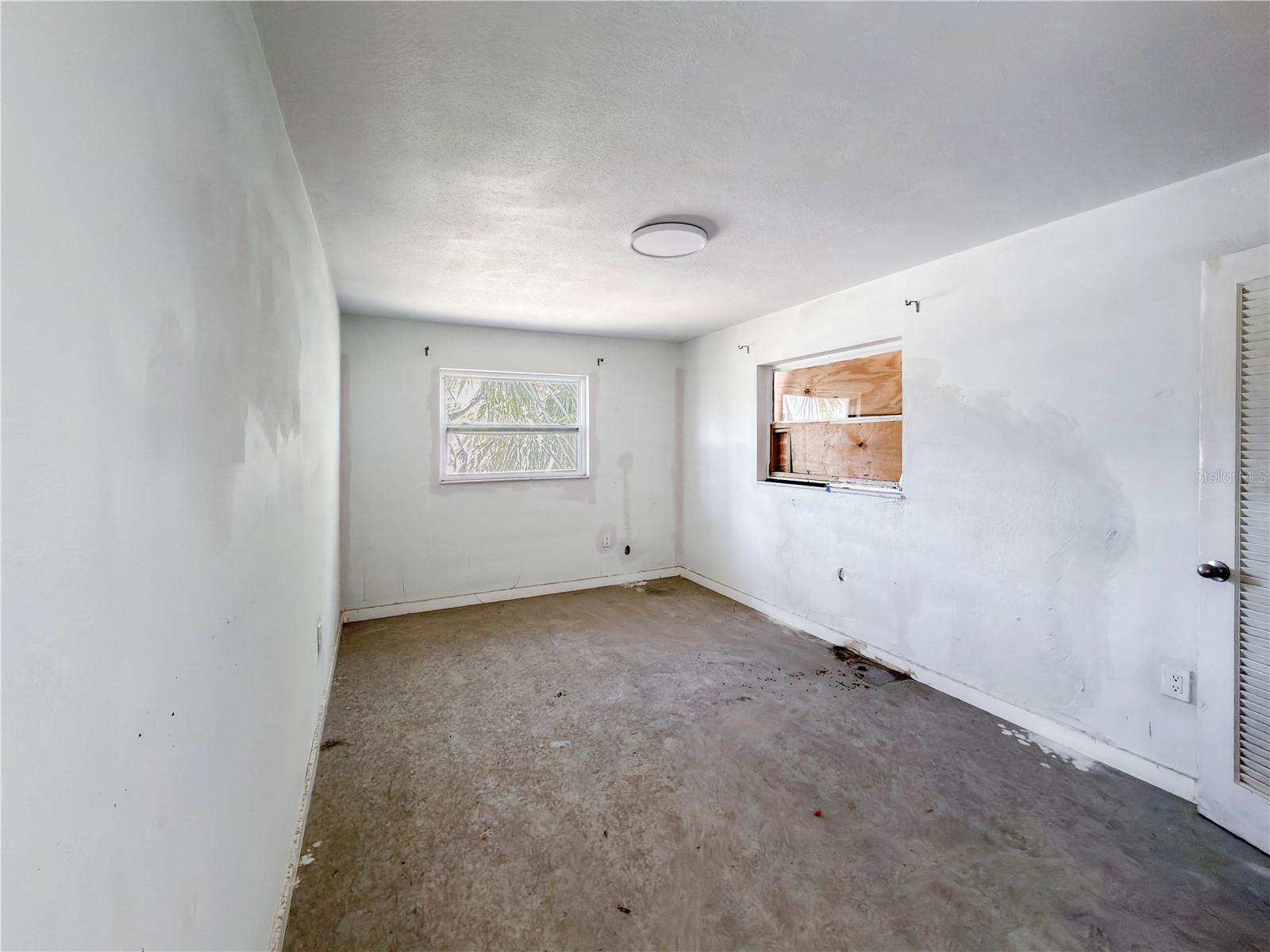 Image 15 of 21 For 14906 Bayshore Drive