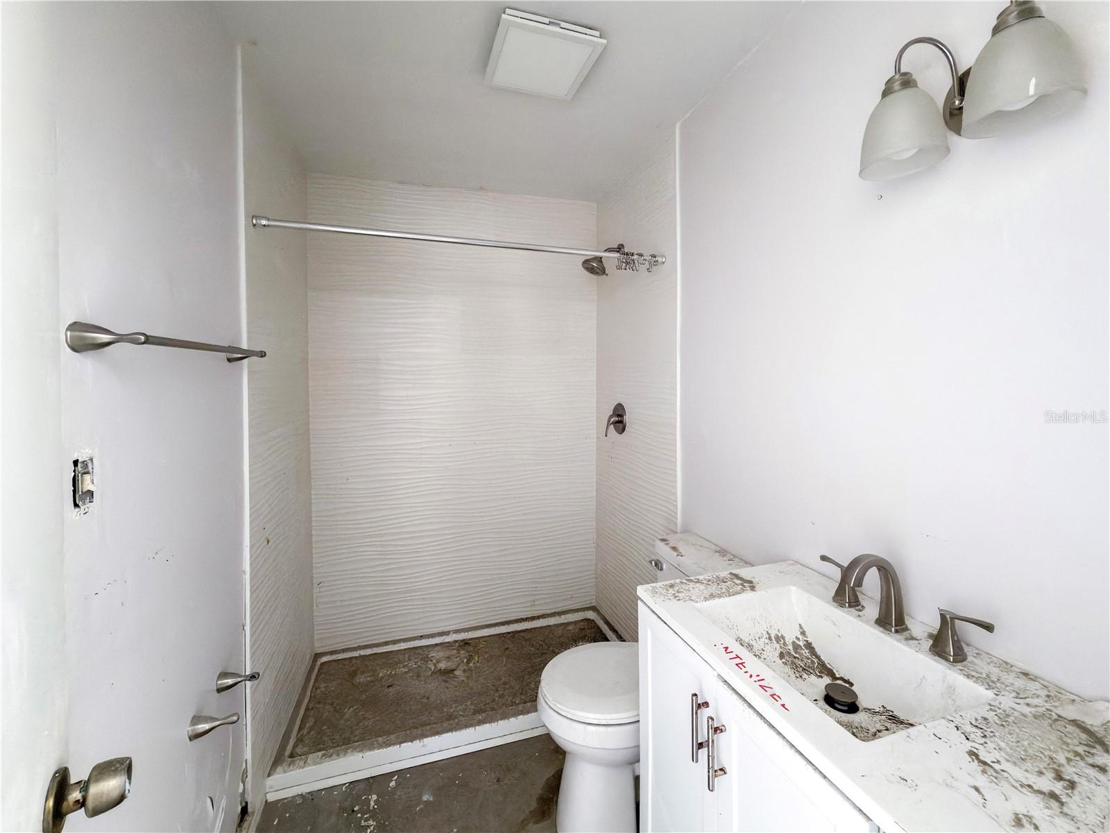 Image 17 of 21 For 14906 Bayshore Drive