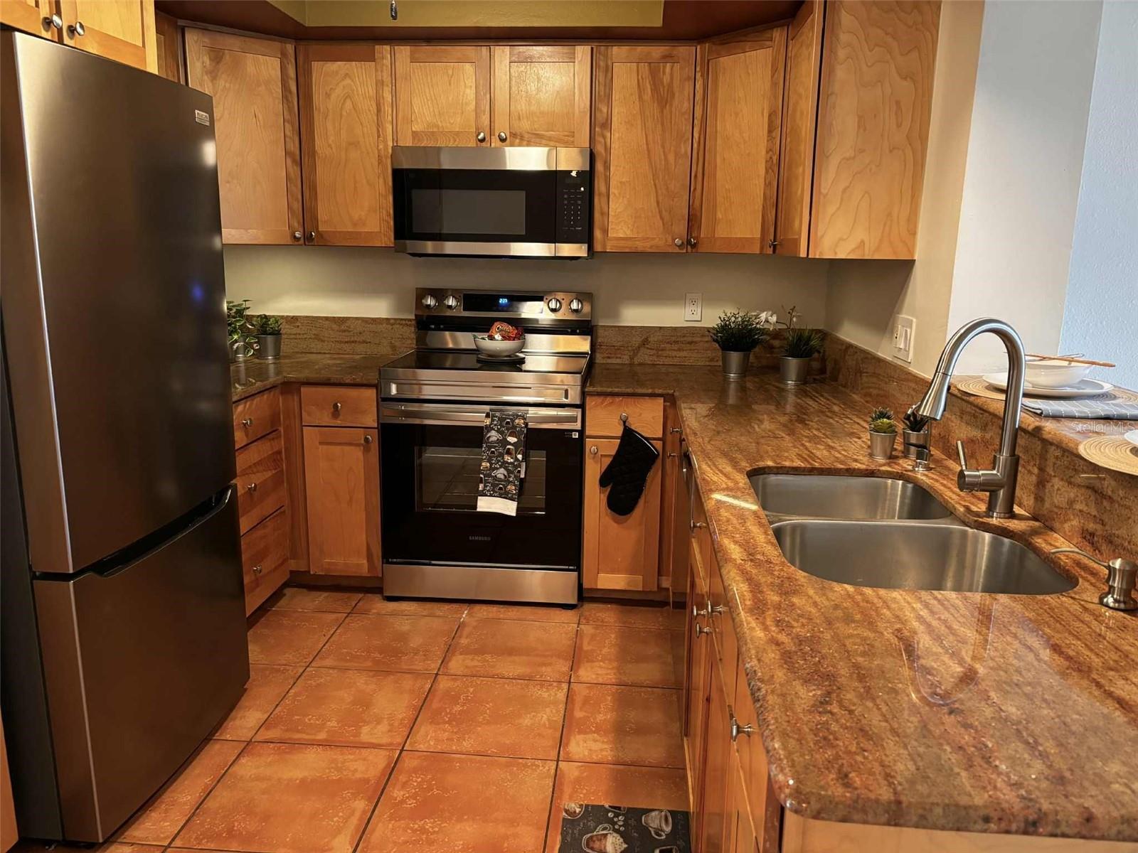 Image 6 of 26 For 15636 Morning Drive