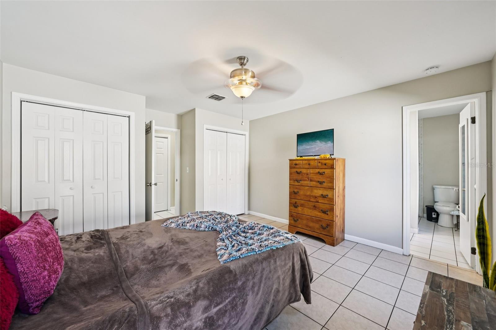 Image 15 of 32 For 14804 Carnation Drive