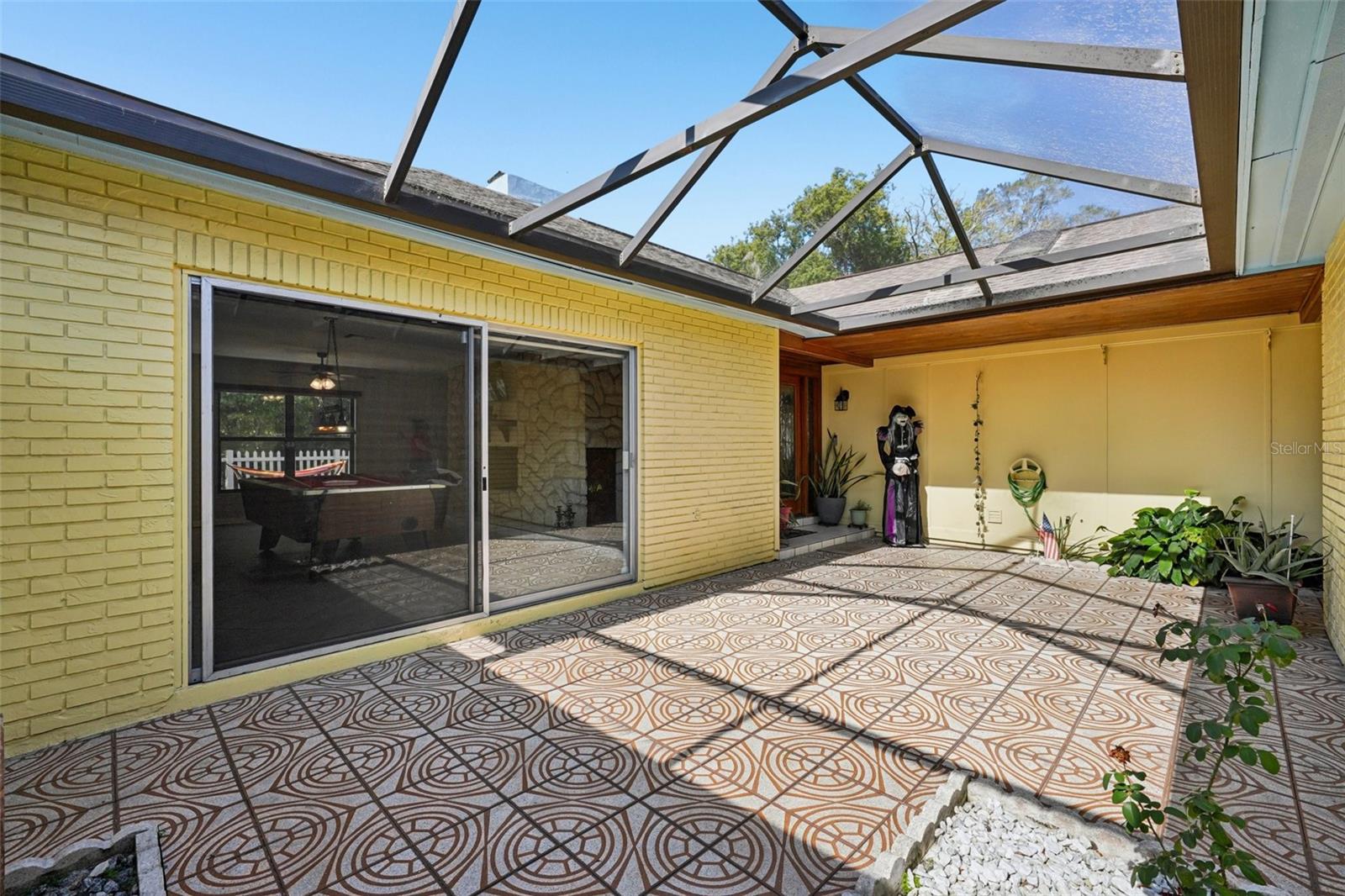 Image 22 of 32 For 14804 Carnation Drive