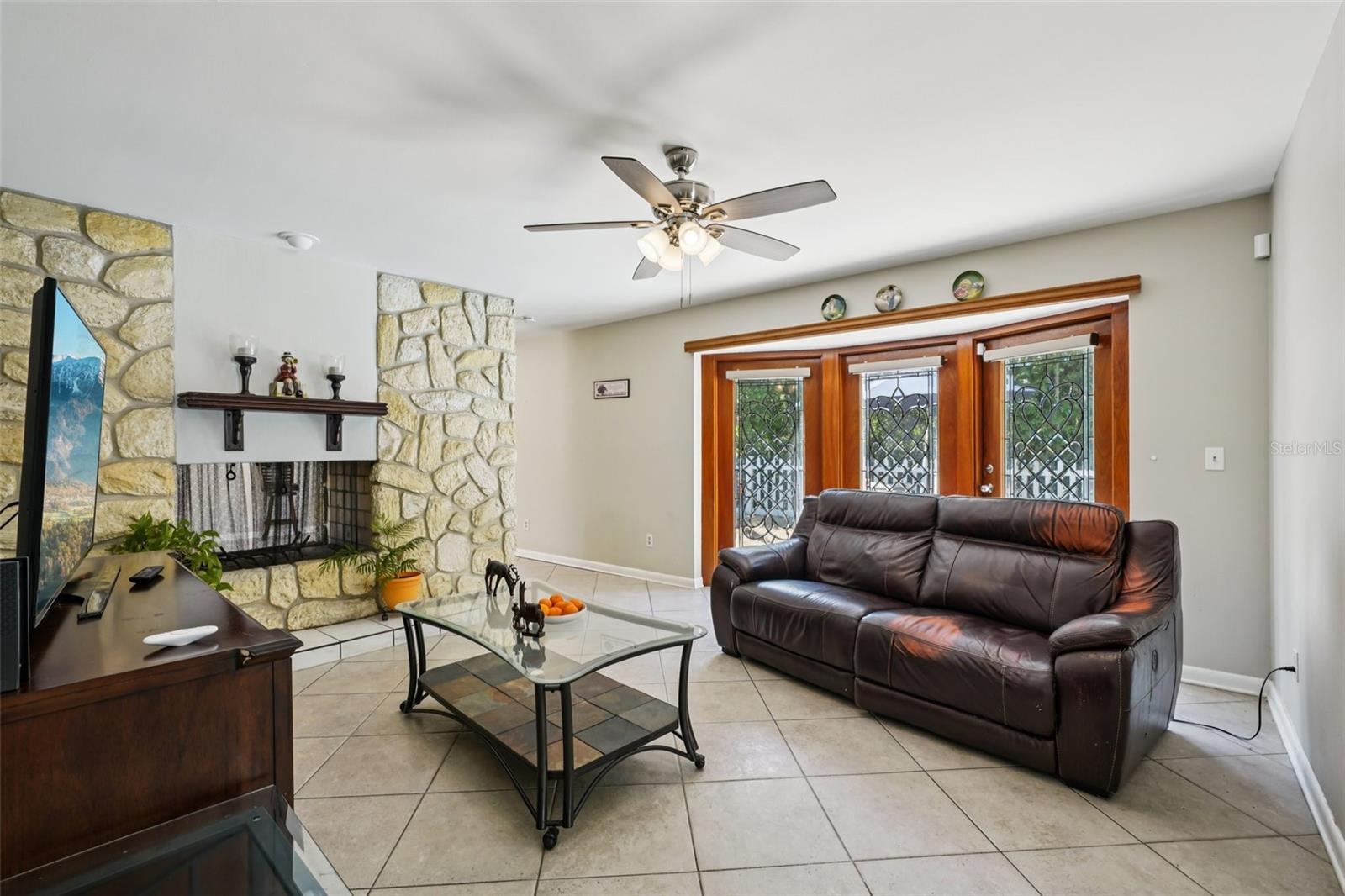 Image 4 of 32 For 14804 Carnation Drive