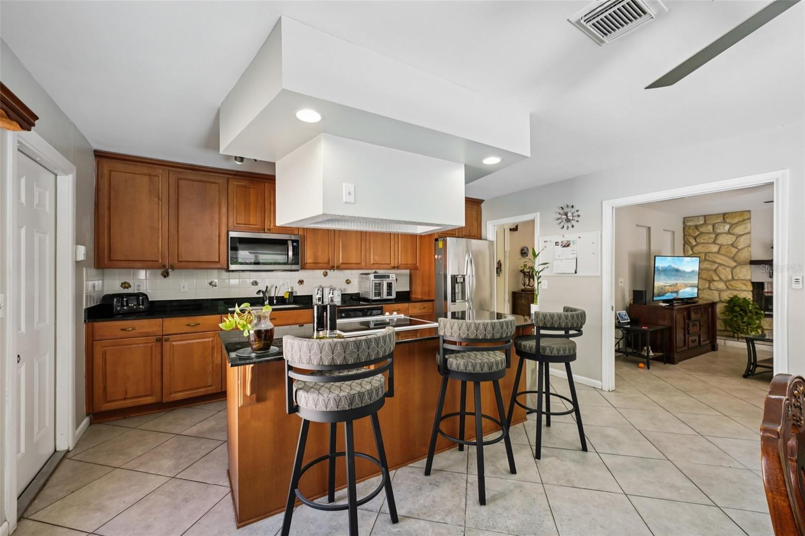 Image 6 of 32 For 14804 Carnation Drive
